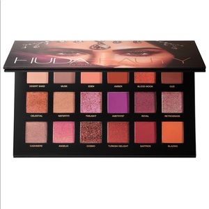 Huda Beauty Desert Dusk Palette